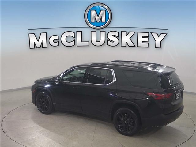 Photo of 2022 Mosaic Black Metallic Chevrolet Traverse
