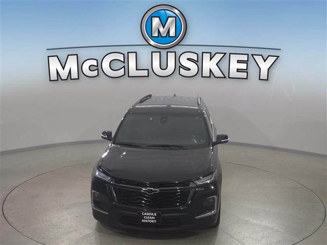 Photo of 2022 Mosaic Black Metallic Chevrolet Traverse