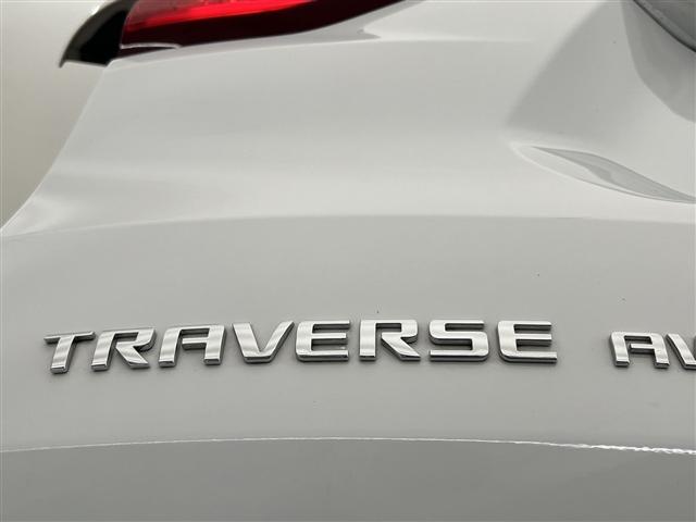 Photo of 2020 Summit White Chevrolet Traverse