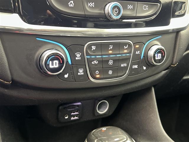 Photo of 2020 Summit White Chevrolet Traverse