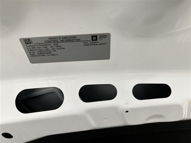 Photo of 2020 Summit White Chevrolet Traverse