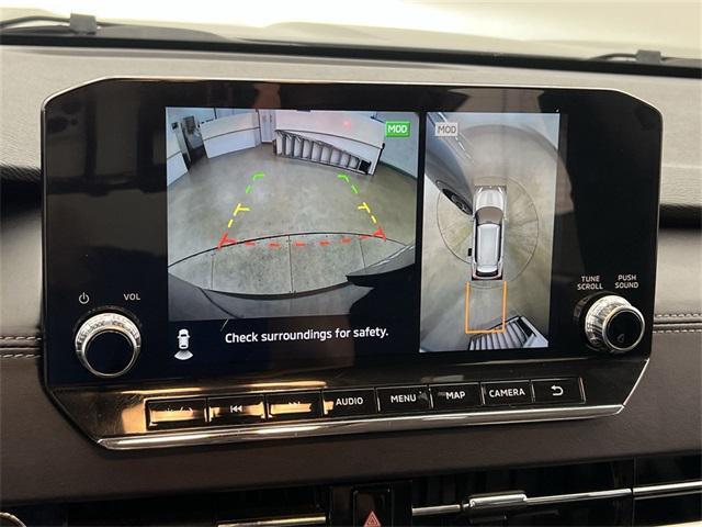 Photo of 2024 Mercury Gray Metallic Mitsubishi Outlander