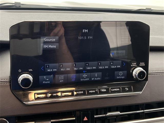 Photo of 2024 Mercury Gray Metallic Mitsubishi Outlander