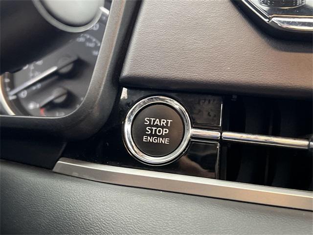 Photo of 2024 Mercury Gray Metallic Mitsubishi Outlander
