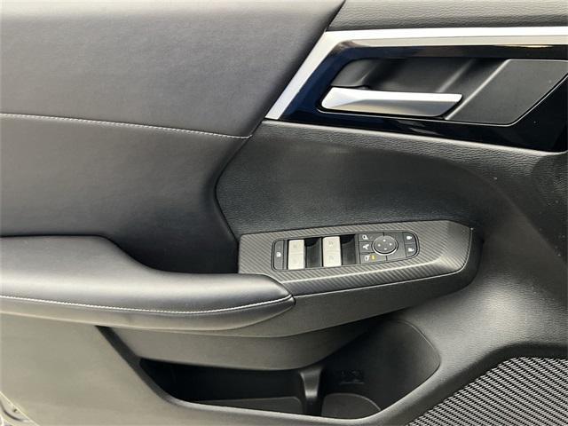 Photo of 2024 Mercury Gray Metallic Mitsubishi Outlander