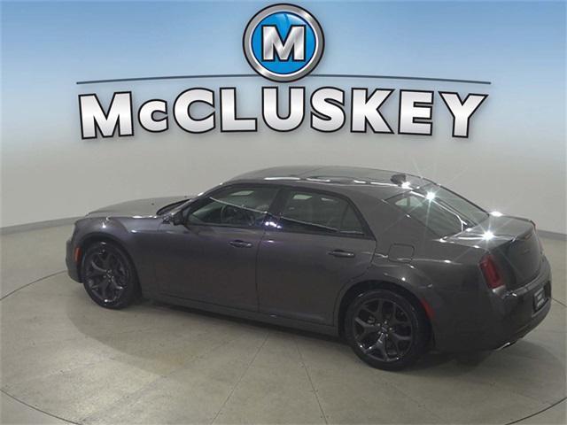 Photo of 2023 Granite Crystal Metallic Clearcoat Chrysler 300
