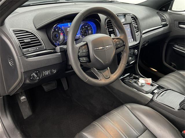 Photo of 2023 Granite Crystal Metallic Clearcoat Chrysler 300
