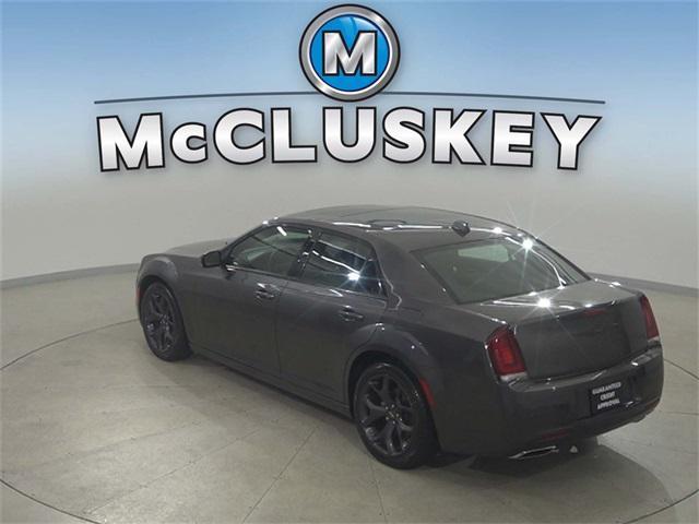 Photo of 2023 Granite Crystal Metallic Clearcoat Chrysler 300