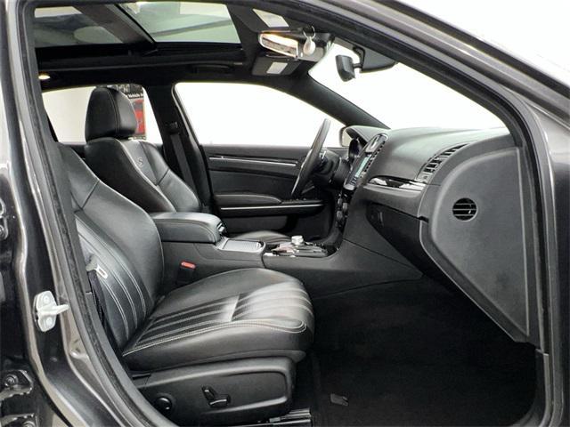 Photo of 2023 Granite Crystal Metallic Clearcoat Chrysler 300