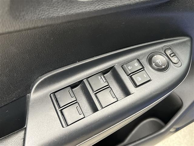 Photo of 2017 Aegean Blue Metallic Honda Fit