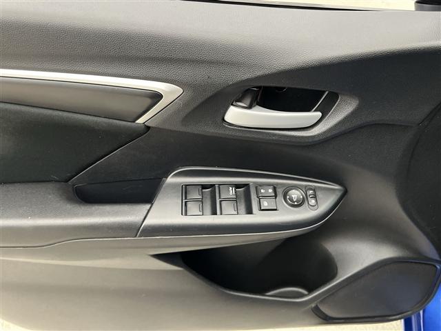 Photo of 2017 Aegean Blue Metallic Honda Fit