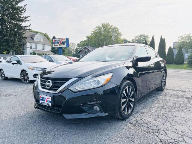 Photo of 2018 Super Black Nissan Altima