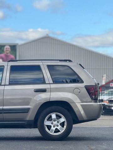 Photo of 2006 Light Graystone Pearlcoat Jeep Grand Cherokee