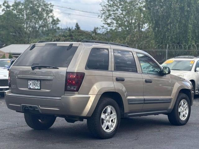 Photo of 2006 Light Graystone Pearlcoat Jeep Grand Cherokee