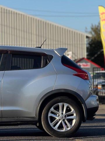 Photo of 2012 Chrome Silver Nissan Juke