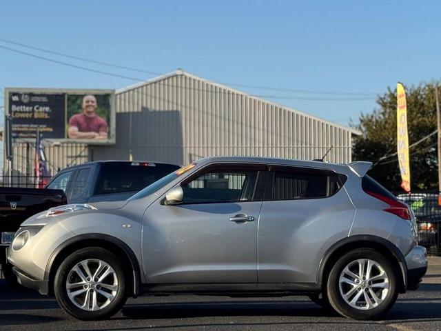 Photo of 2012 Chrome Silver Nissan Juke