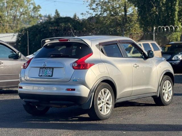 Photo of 2012 Chrome Silver Nissan Juke