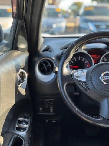 Photo of 2012 Chrome Silver Nissan Juke