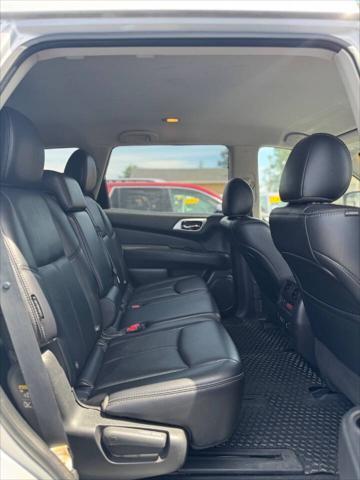 Photo of 2019 Brilliant Silver Metallic Nissan Pathfinder
