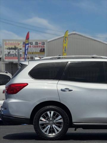 Photo of 2019 Brilliant Silver Metallic Nissan Pathfinder