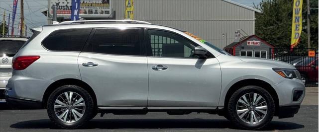 Photo of 2019 Brilliant Silver Metallic Nissan Pathfinder