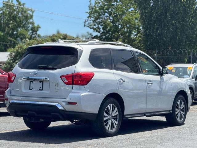 Photo of 2019 Brilliant Silver Metallic Nissan Pathfinder