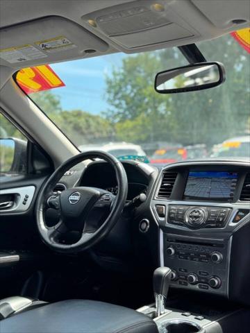 Photo of 2019 Brilliant Silver Metallic Nissan Pathfinder