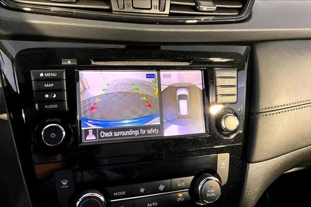 Photo of 2018 Caspian Blue Nissan Rogue