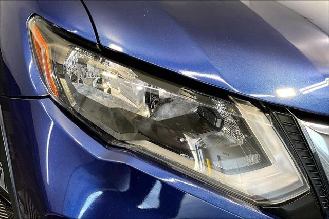 Photo of 2018 Caspian Blue Nissan Rogue