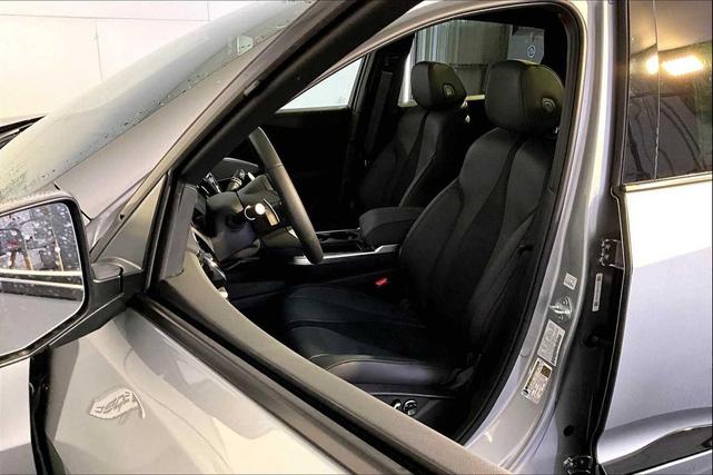Photo of 2025 Solar Silver Metallic Acura RDX