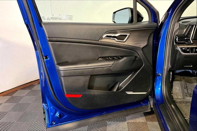 Photo of 2023 Sapphire Blue Kia Sportage