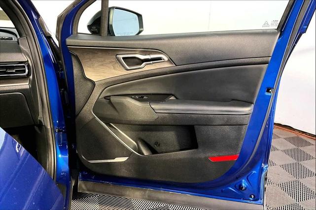 Photo of 2023 Sapphire Blue Kia Sportage
