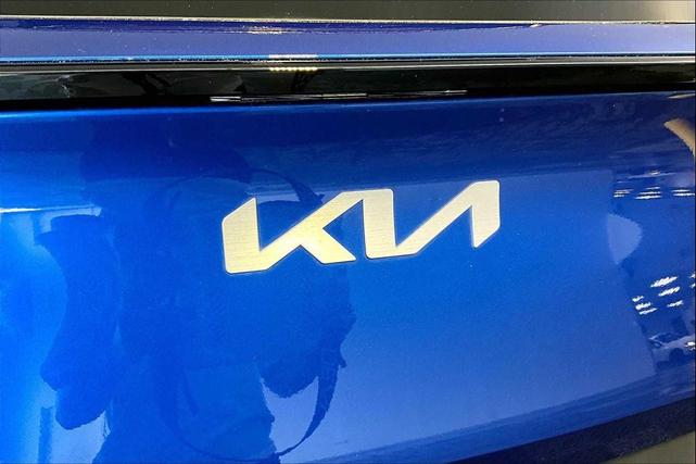 Photo of 2023 Sapphire Blue Kia Sportage