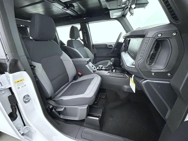 Photo of 2025 Oxford White Ford Bronco