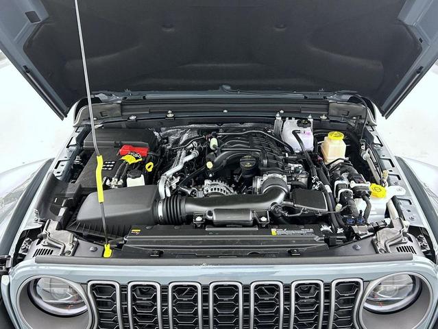 Photo of 2025 Anvil Clearcoat Jeep Gladiator