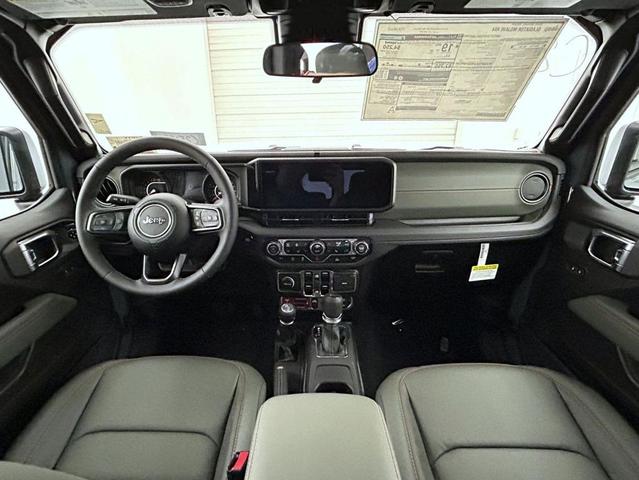 Photo of 2025 Anvil Clearcoat Jeep Gladiator