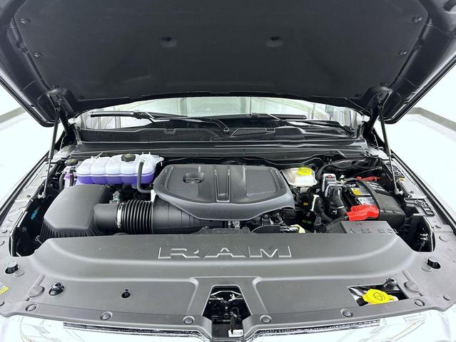 Photo of 2025 Granite Crystal Metallic Clearcoat RAM 1500