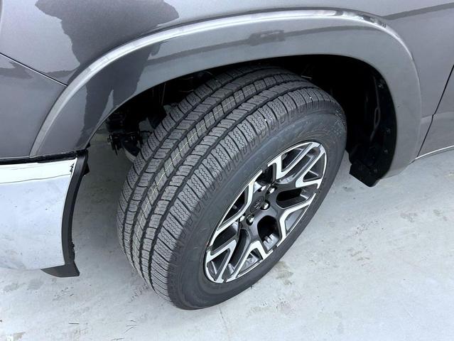 Photo of 2025 Granite Crystal Metallic Clearcoat RAM 1500
