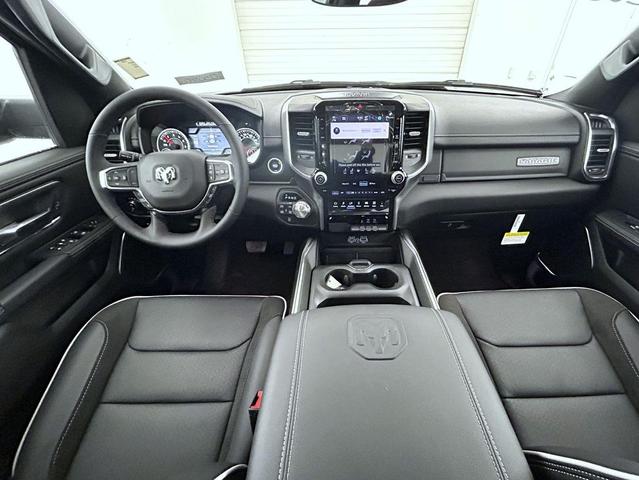 Photo of 2025 Granite Crystal Metallic Clearcoat RAM 1500