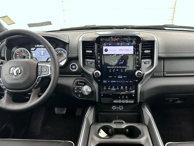 Photo of 2025 Granite Crystal Metallic Clearcoat RAM 1500