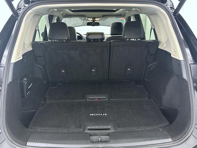 Photo of 2023 Super Black Nissan Rogue