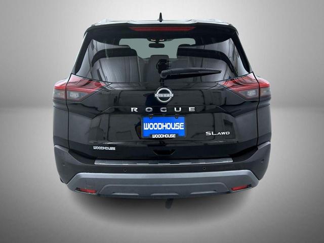 Photo of 2023 Super Black Nissan Rogue