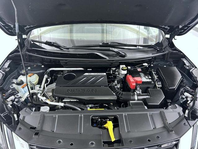 Photo of 2023 Super Black Nissan Rogue