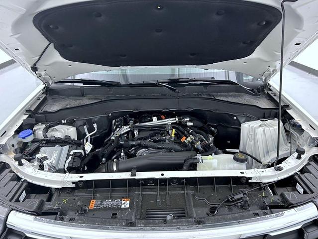 Photo of 2025 White Metallic Ford Explorer