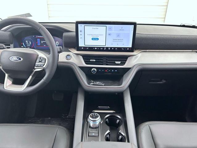 Photo of 2025 White Metallic Ford Explorer