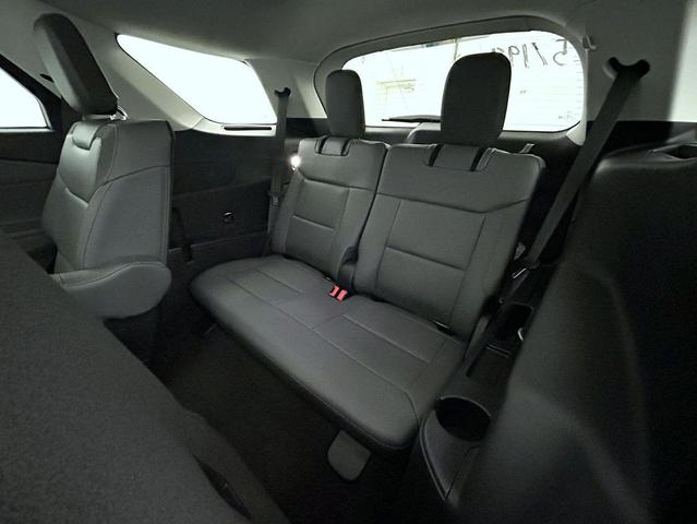 Photo of 2025 Space White Metallic Ford Explorer