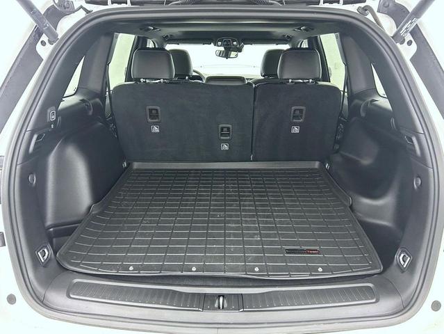 Photo of 2023 Bright White Clearcoat Jeep Grand Cherokee