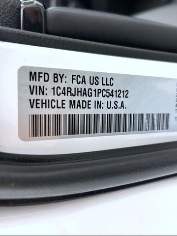Photo of 2023 Bright White Clearcoat Jeep Grand Cherokee