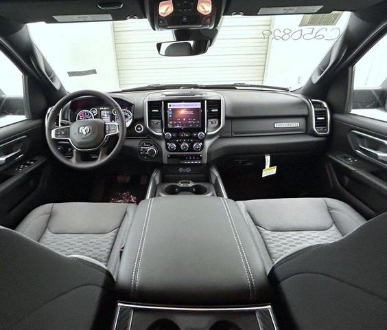 Photo of 2025 Granite Crystal Metallic Clearcoat RAM 1500