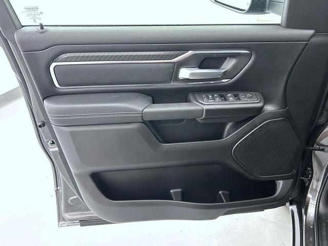 Photo of 2025 Granite Crystal Metallic Clearcoat RAM 1500